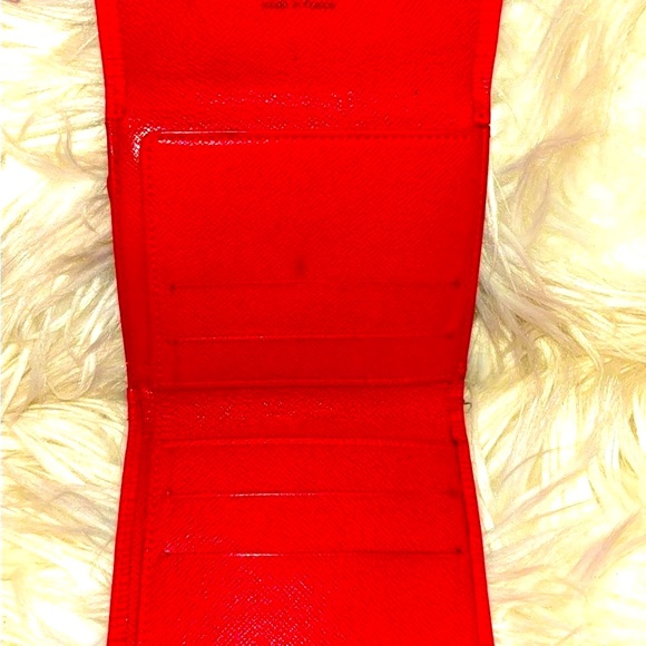 Authentic Louis Vuitton Red Epi Wallet. Serial #: SP0996 - Picture 8 of 9